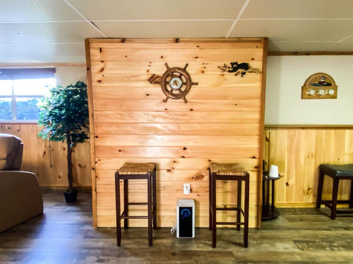 Modern Rustic Countryside Downstairs Guesthouse Севьервилл Экстерьер фото